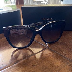 Women’s Prada sunglasses PR 02WS 54 worn once.
